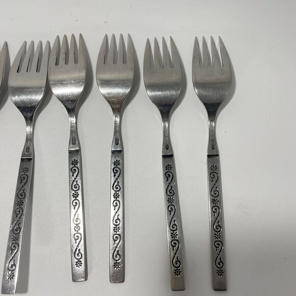 Lot of 8 Oneida Spanish Court Stainless Salad Forks 6 1/4 In Vtg Flatware - Picture 7 of 8